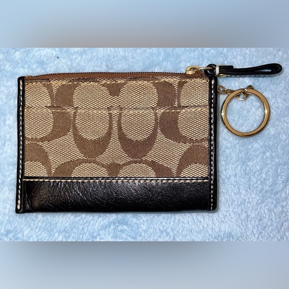 Coach Signature Keychain Cardholder - Picture 2 of 4